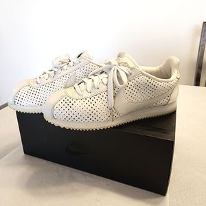 Nike Cortez White | US 7.5